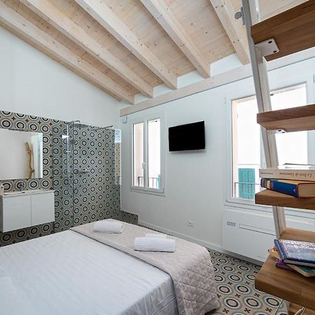 Insapria, Caressa De Mae Apartment Bordighera Bagian luar foto